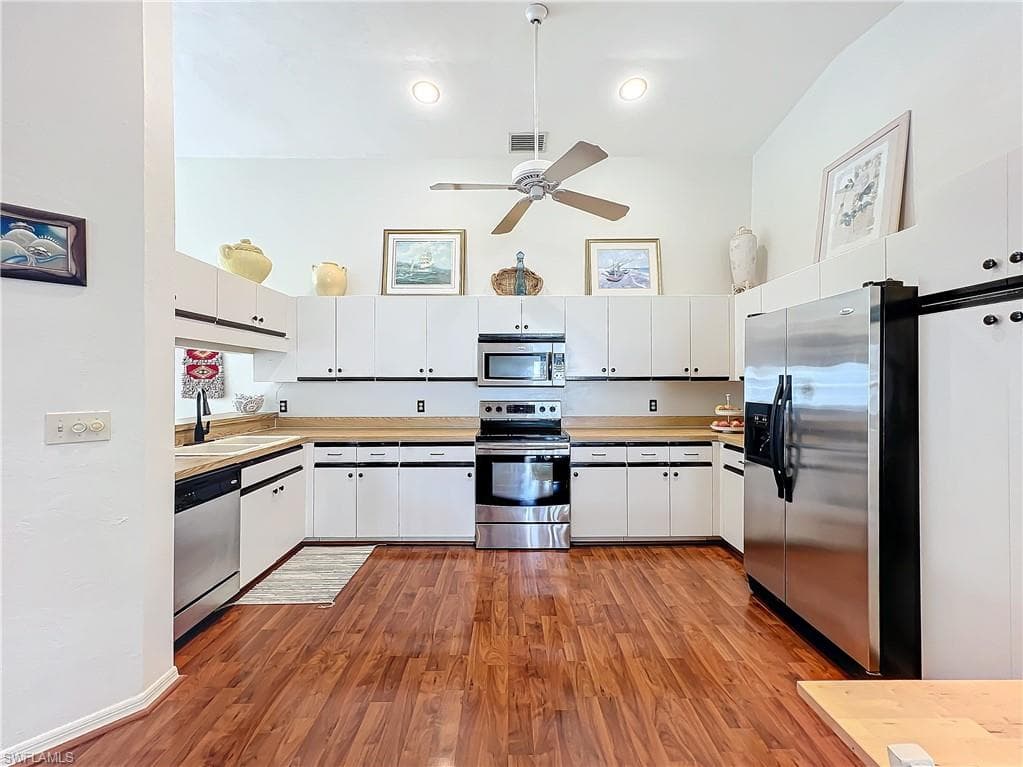 2126 Tama Cir 201, Naples, FL 34112-9