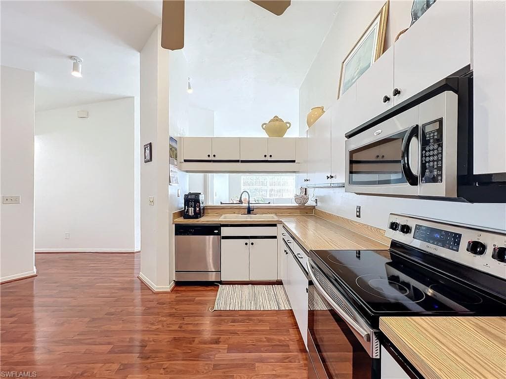 2126 Tama Cir 201, Naples, FL 34112-11
