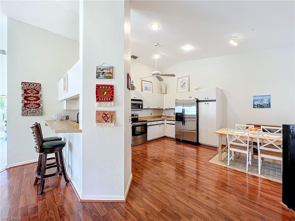 2126 Tama Cir 201, Naples, FL 34112-15