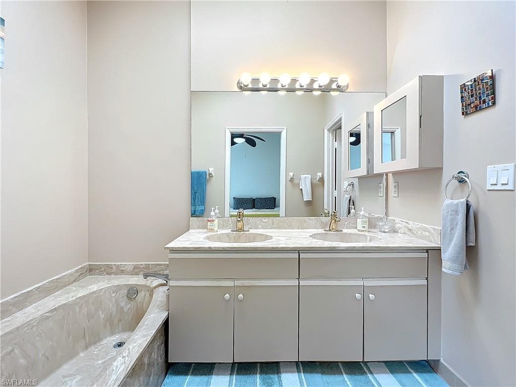 2126 Tama Cir 201, Naples, FL 34112-23