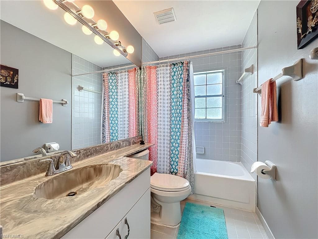 2126 Tama Cir 201, Naples, FL 34112-26