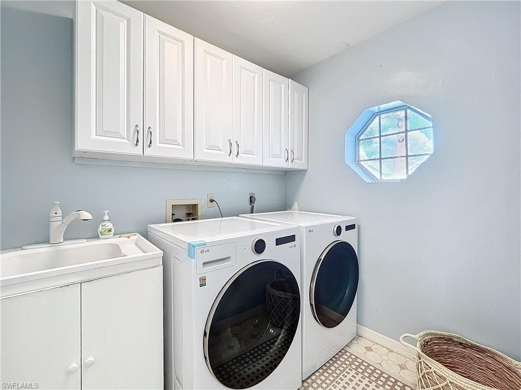 2126 Tama Cir 201, Naples, FL 34112-29