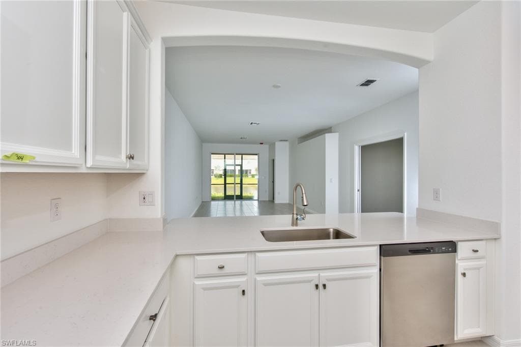 2591 Vine Ave, Naples, FL 34120-10