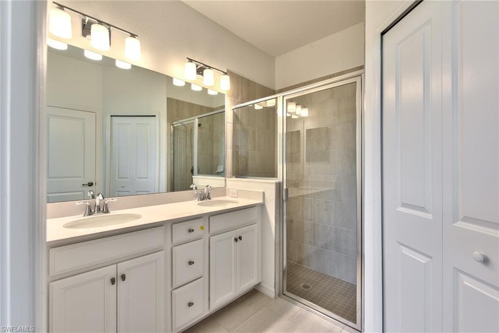 2591 Vine Ave, Naples, FL 34120-13
