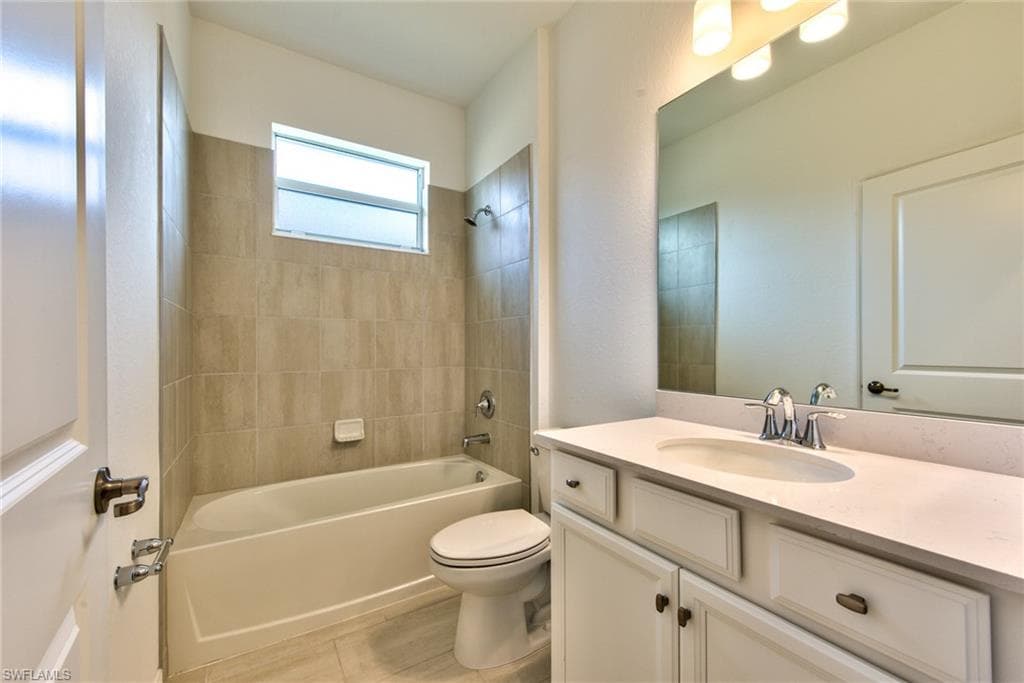 2591 Vine Ave, Naples, FL 34120-15