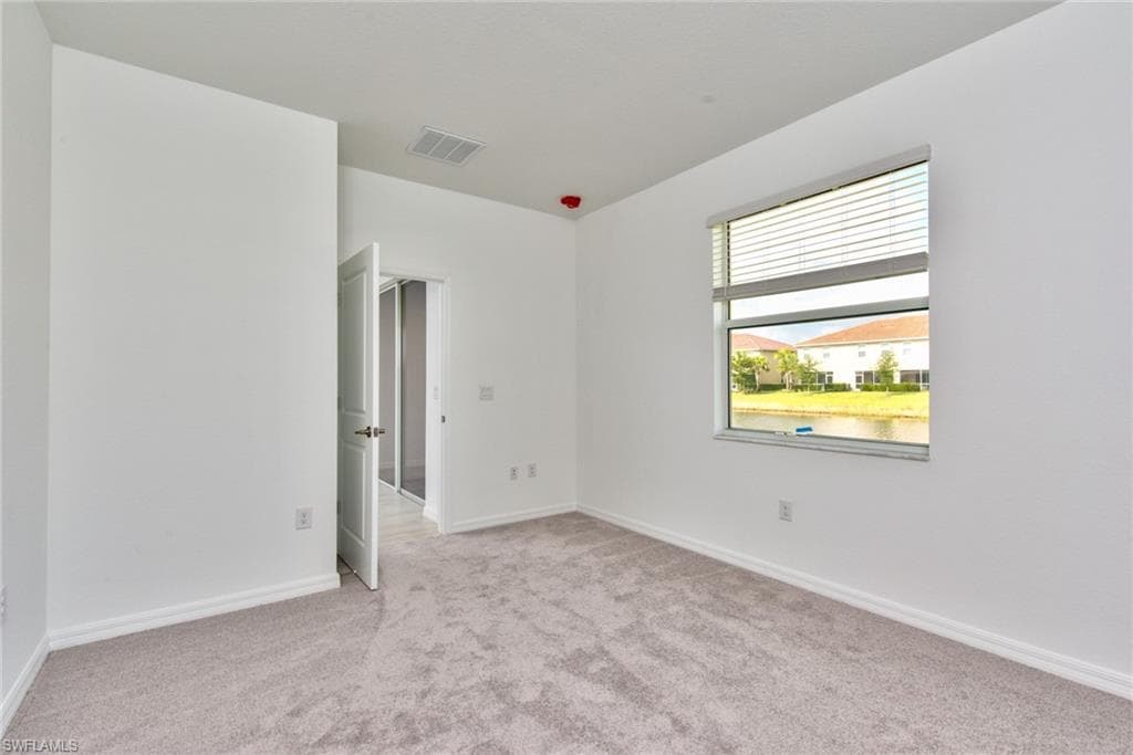 2591 Vine Ave, Naples, FL 34120-18