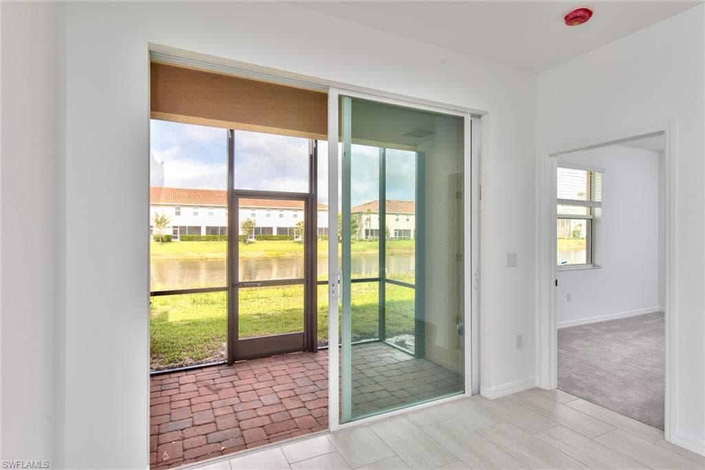 2591 Vine Ave, Naples, FL 34120-21
