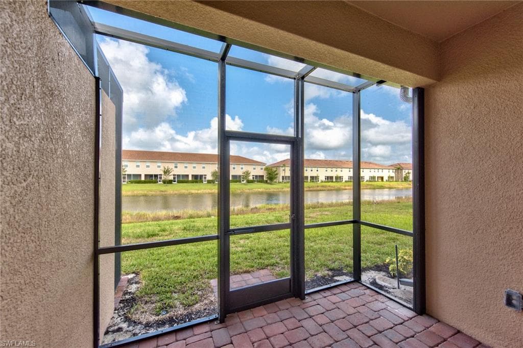 2591 Vine Ave, Naples, FL 34120-22