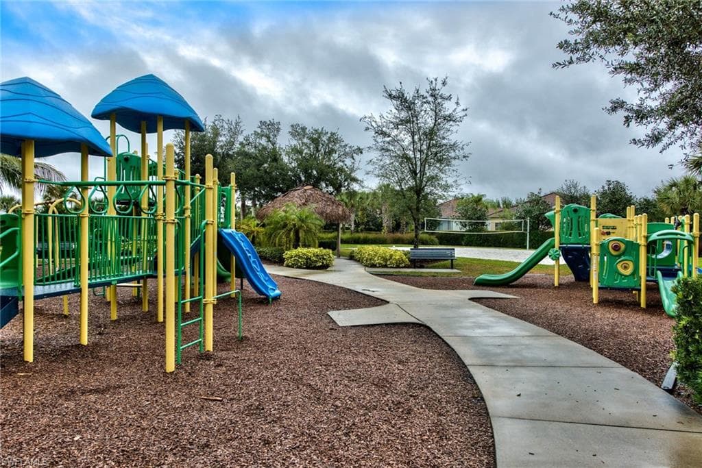 2591 Vine Ave, Naples, FL 34120-26