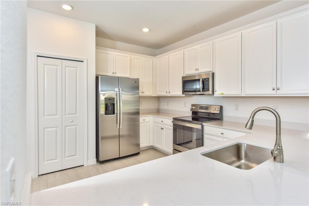 2591 Vine Ave, Naples, FL 34120-7