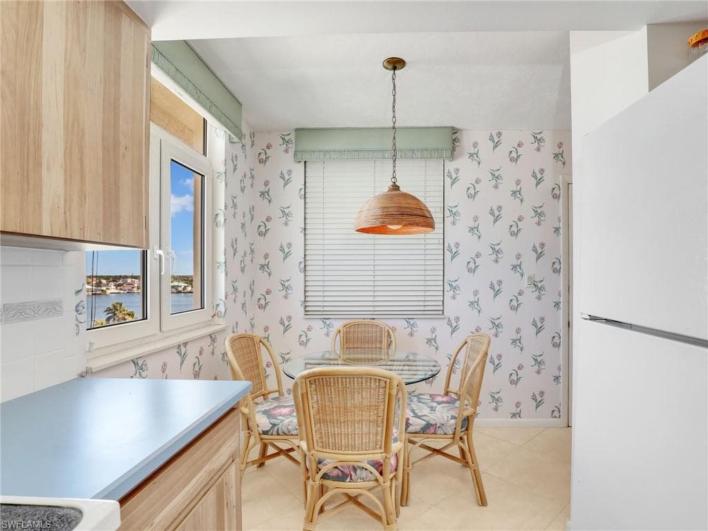 9415 Gulf Shore Dr 602, Naples, FL 34108-18