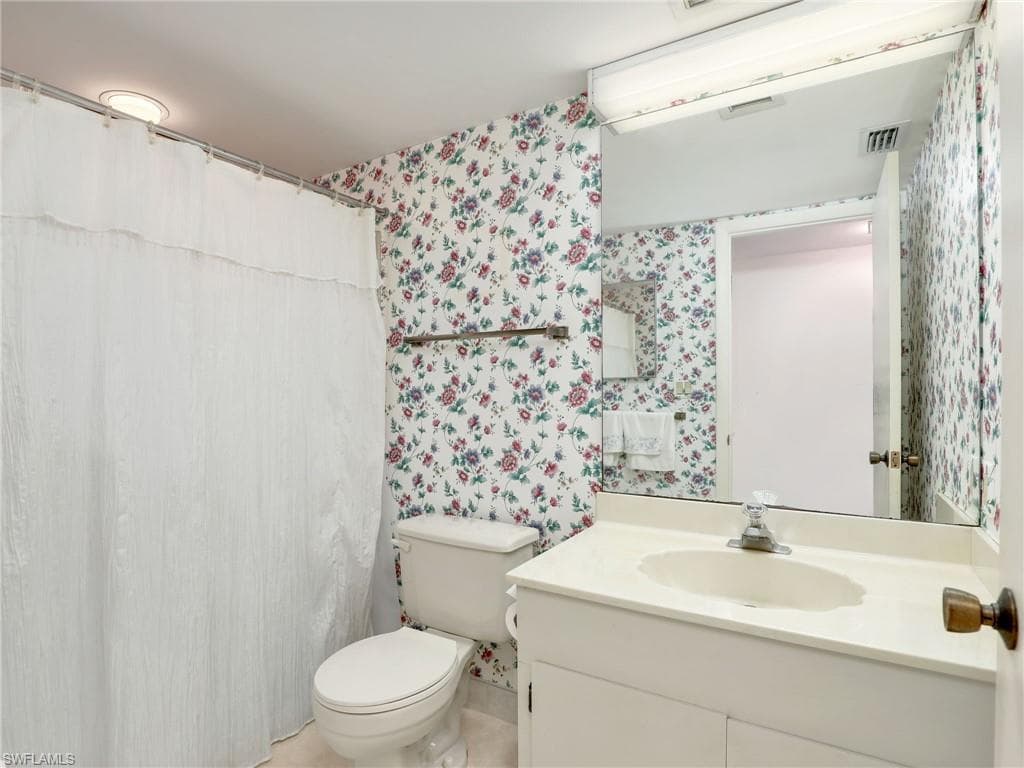 9415 Gulf Shore Dr 602, Naples, FL 34108-26