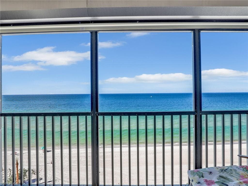 9415 Gulf Shore Dr 602, Naples, FL 34108-1