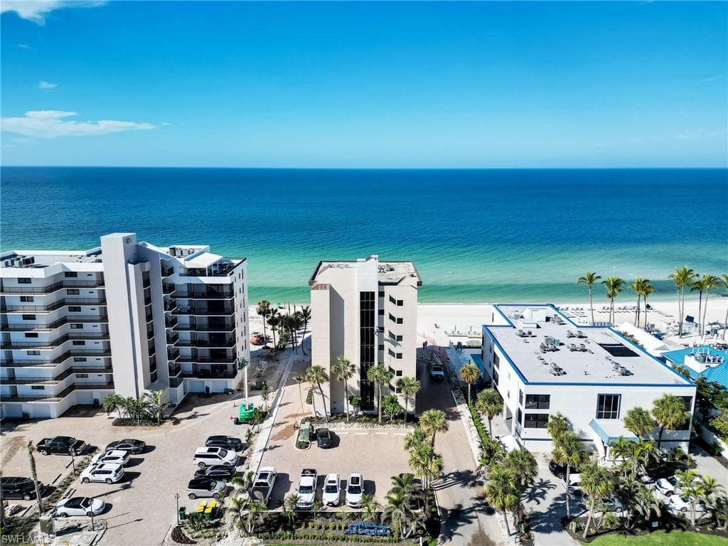 9415 Gulf Shore Dr 602, Naples, FL 34108-33