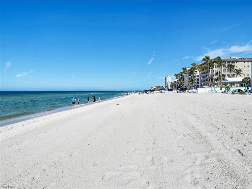 9415 Gulf Shore Dr 602, Naples, FL 34108-34
