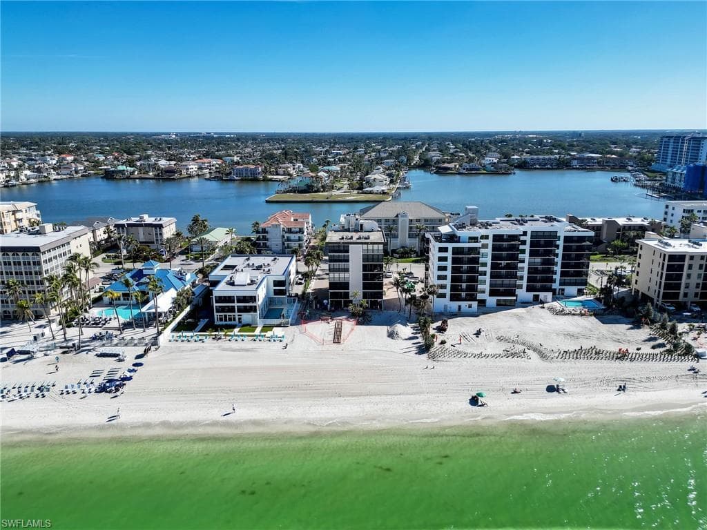 9415 Gulf Shore Dr 602, Naples, FL 34108-4
