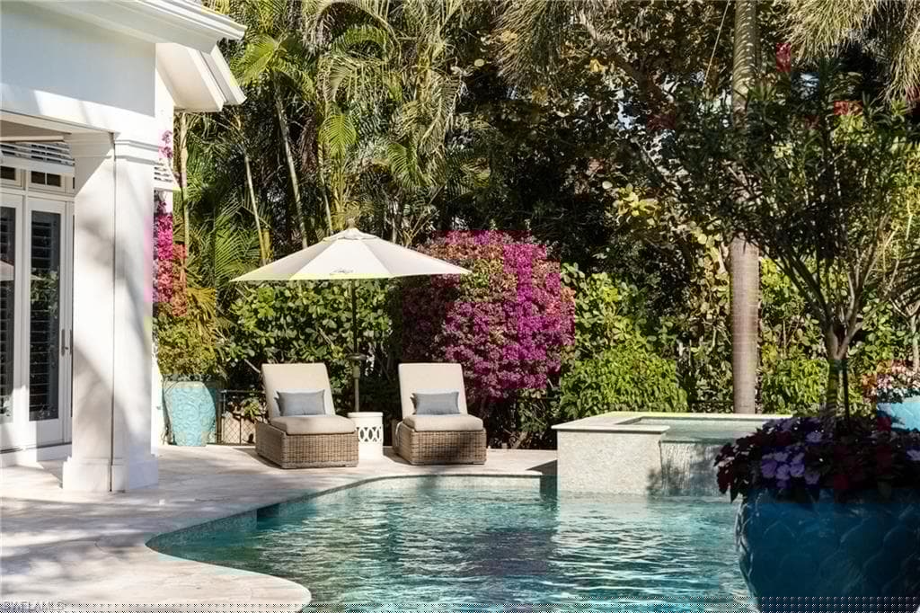 532 Pine Grove Ln, Naples, FL 34103-27