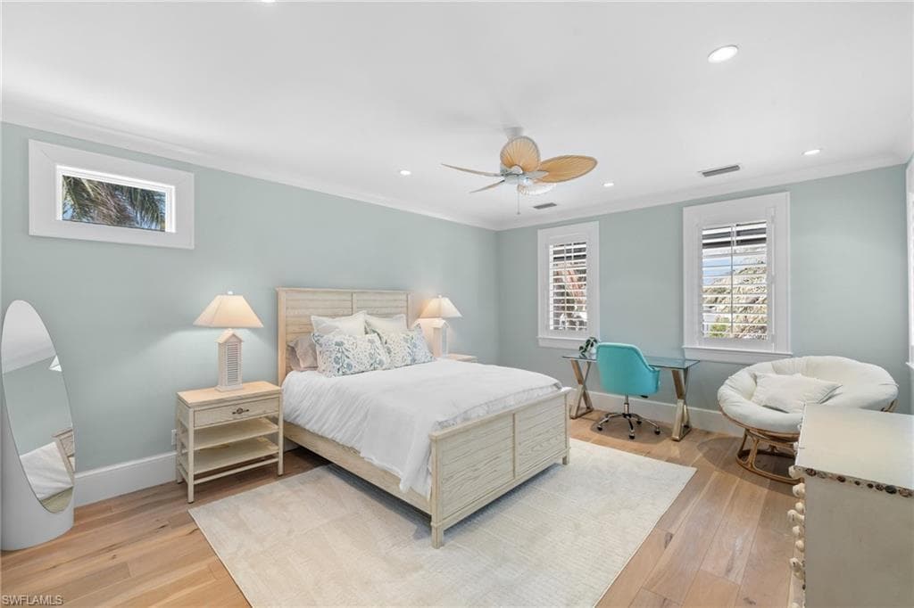 532 Pine Grove Ln, Naples, FL 34103-37