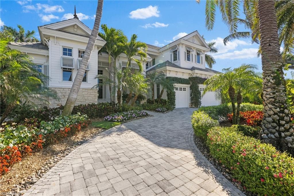 532 Pine Grove Ln, Naples, FL 34103-3