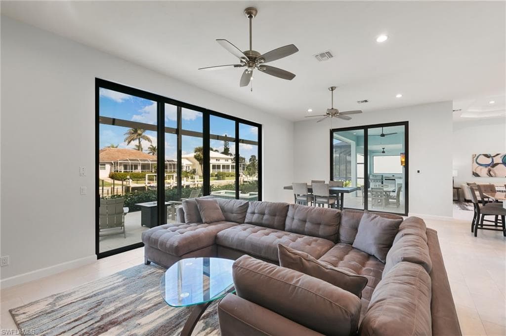 782 Saturn Ct, Marco Island, FL 34145-17