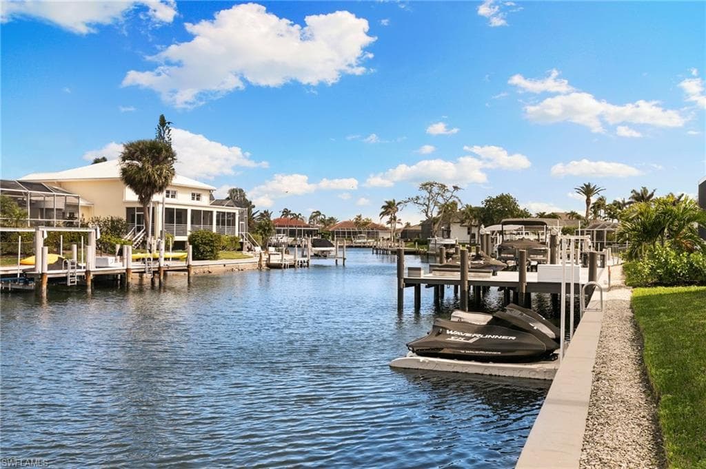 782 Saturn Ct, Marco Island, FL 34145-48