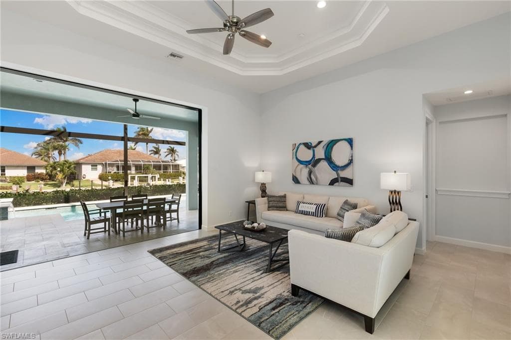 782 Saturn Ct, Marco Island, FL 34145-4