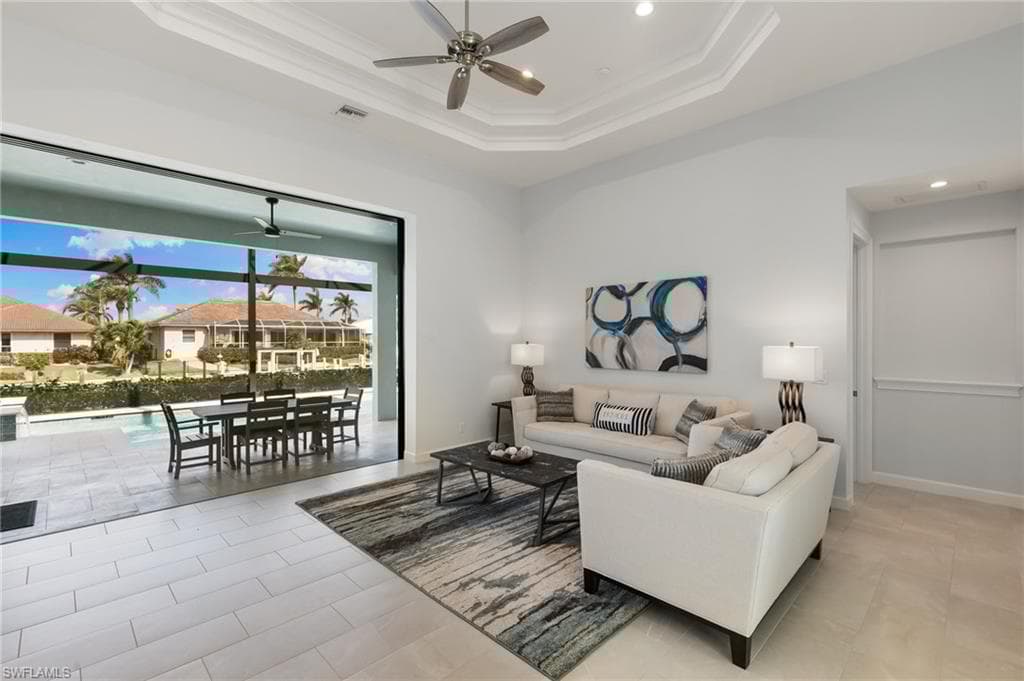 782 Saturn Ct, Marco Island, FL 34145-5