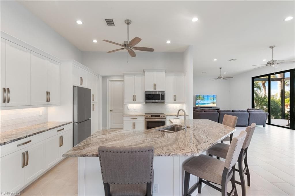 782 Saturn Ct, Marco Island, FL 34145-8