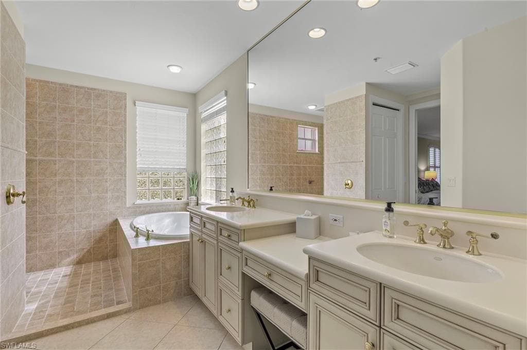2850 Tiburon Blvd E 101, Naples, FL 34109-14