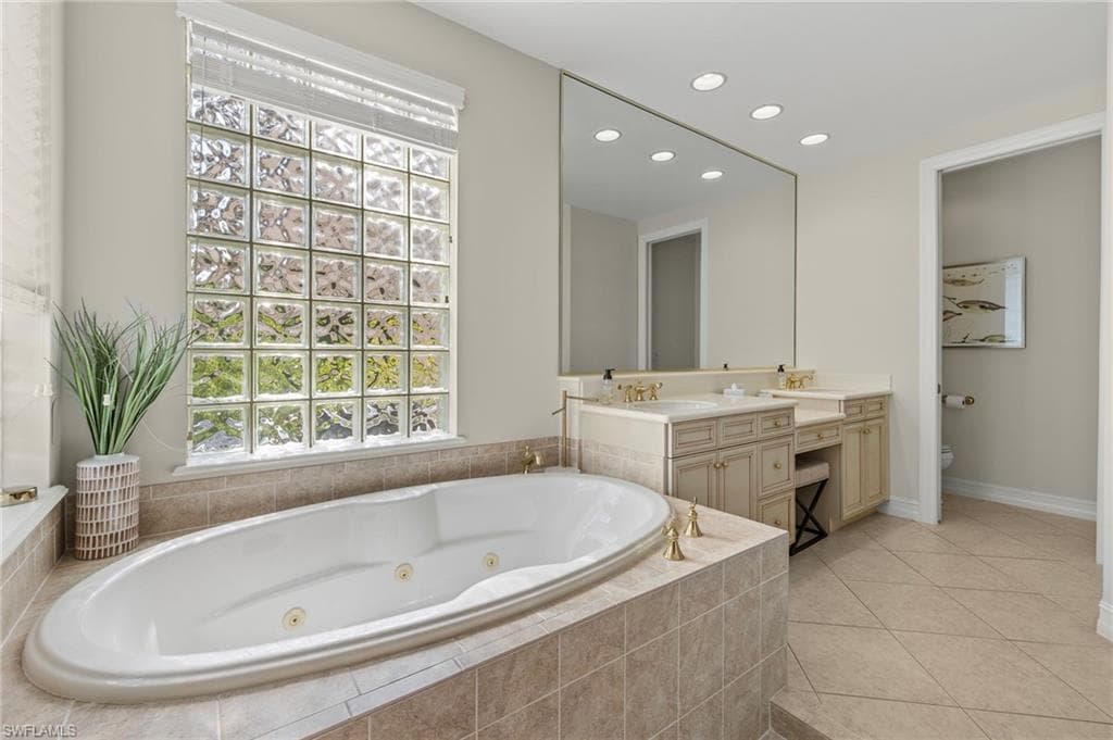 2850 Tiburon Blvd E 101, Naples, FL 34109-15