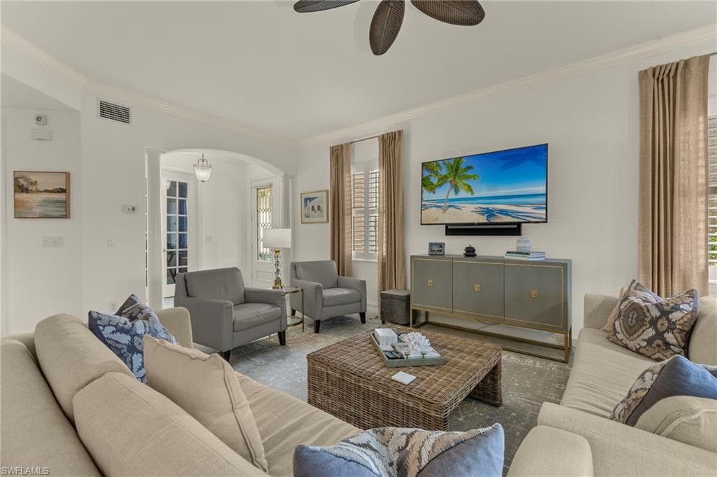 2850 Tiburon Blvd E 101, Naples, FL 34109-3