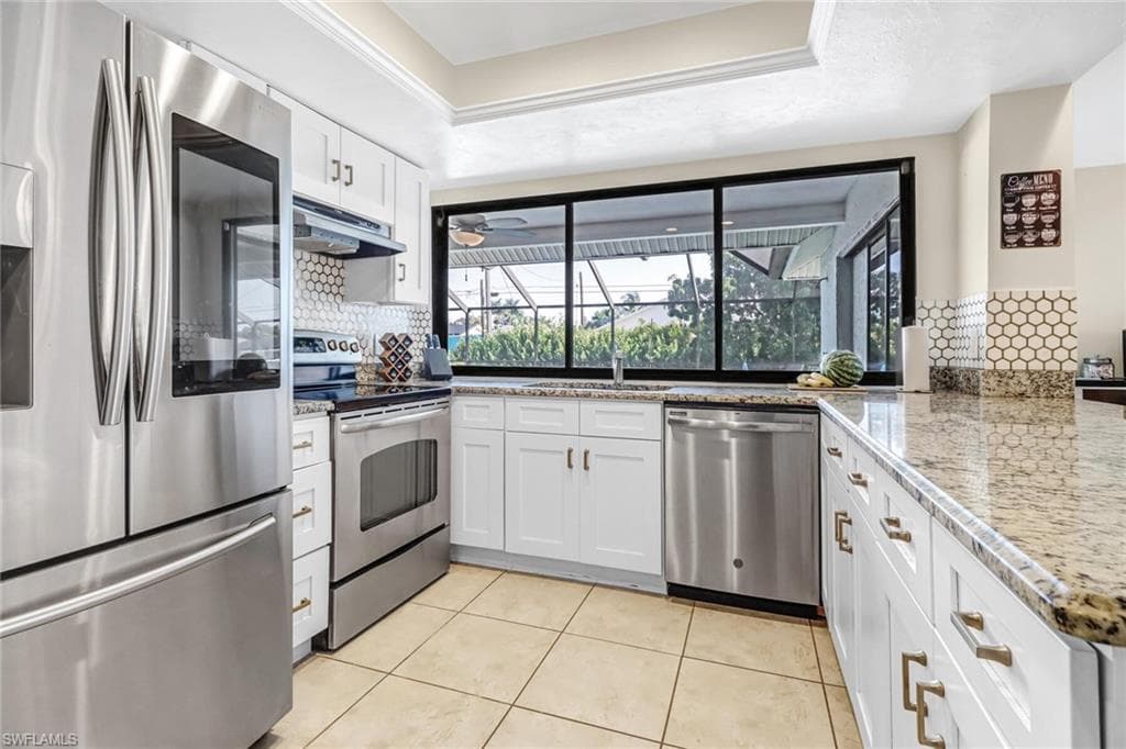 859 94th Ave N, Naples, FL 34108-14