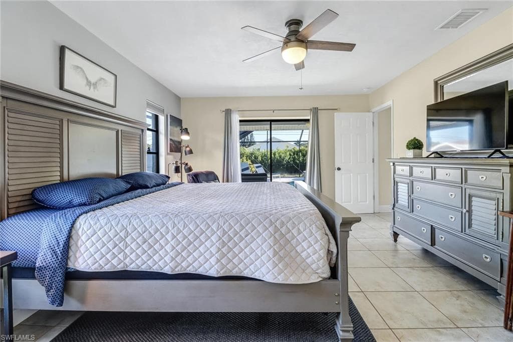 859 94th Ave N, Naples, FL 34108-18