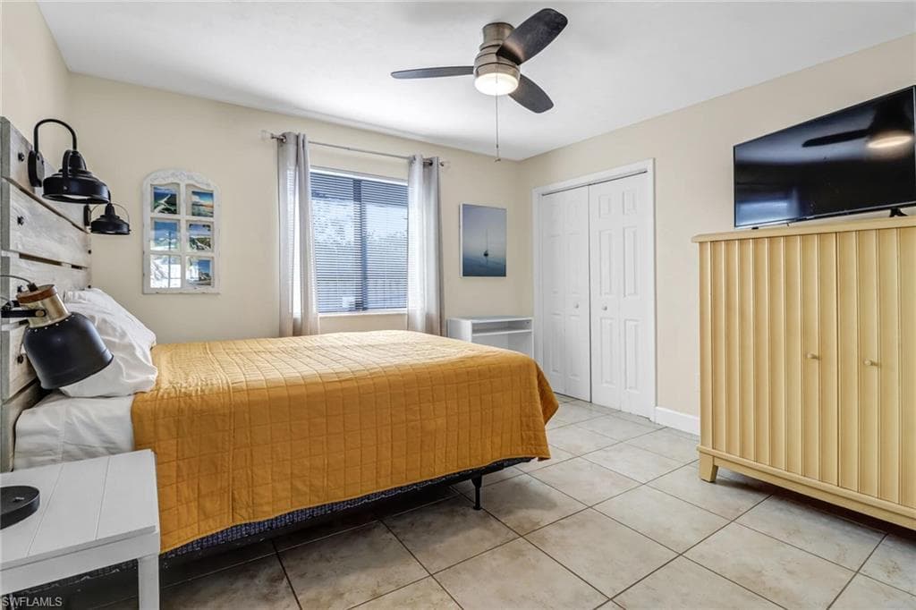859 94th Ave N, Naples, FL 34108-24