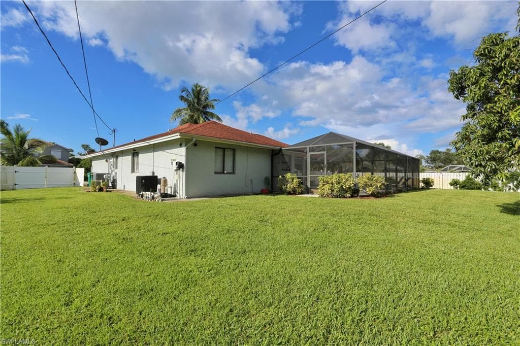 859 94th Ave N, Naples, FL 34108-32