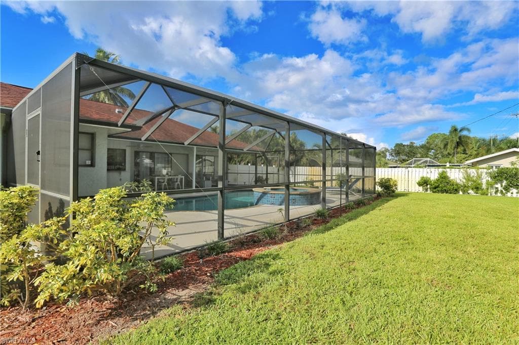 859 94th Ave N, Naples, FL 34108-33