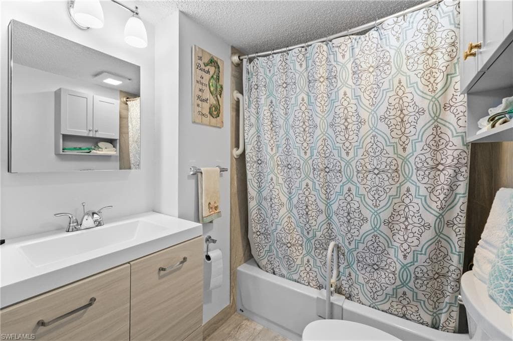 9395 Pennsylvania Ave 27, Bonita Springs, FL 34135-12