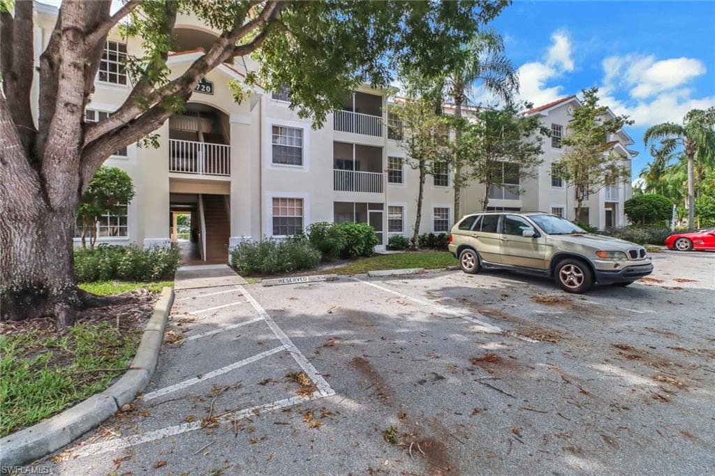 4720 Saint Croix Ln 135, Naples, FL 34109-25