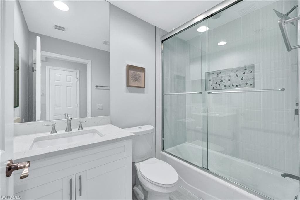425 Cove Tower Dr 403, Naples, FL 34110-22