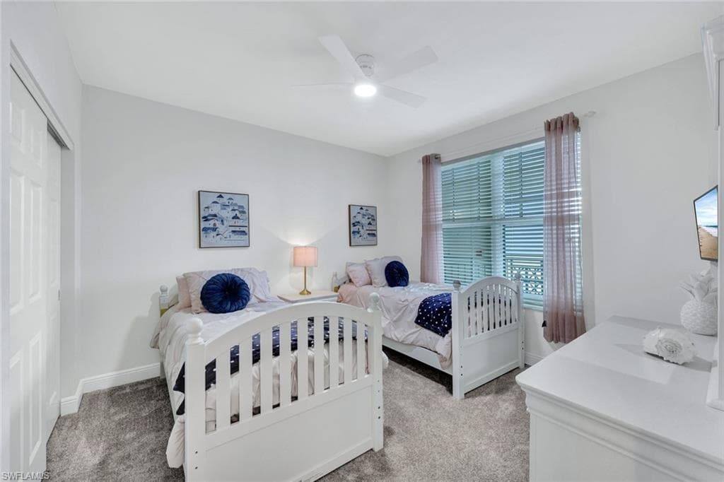 425 Cove Tower Dr 403, Naples, FL 34110-24