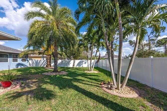 1914 34th St, Cape Coral, FL 33909-35