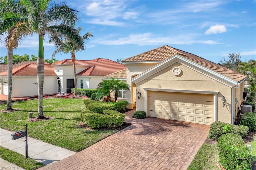 14558 Manchester Dr, Naples, FL 34114-1