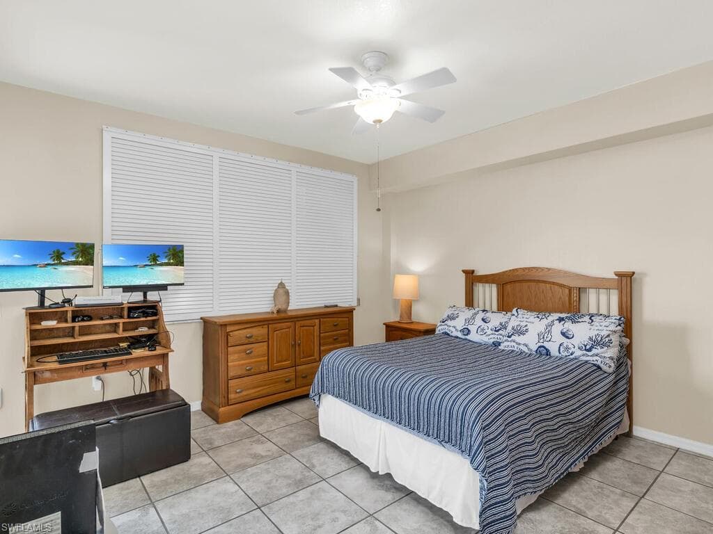 338 Newport Dr 1802, Naples, FL 34114-12