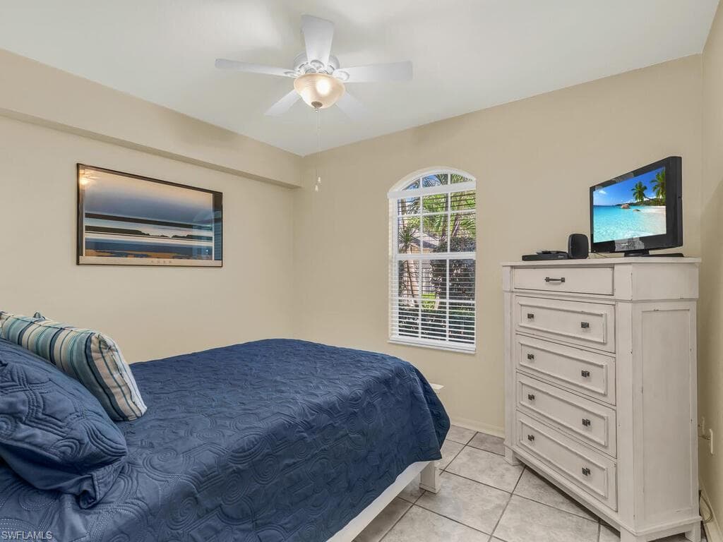 338 Newport Dr 1802, Naples, FL 34114-16