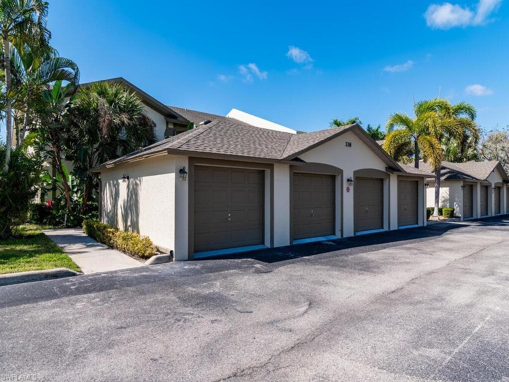 338 Newport Dr 1802, Naples, FL 34114-29
