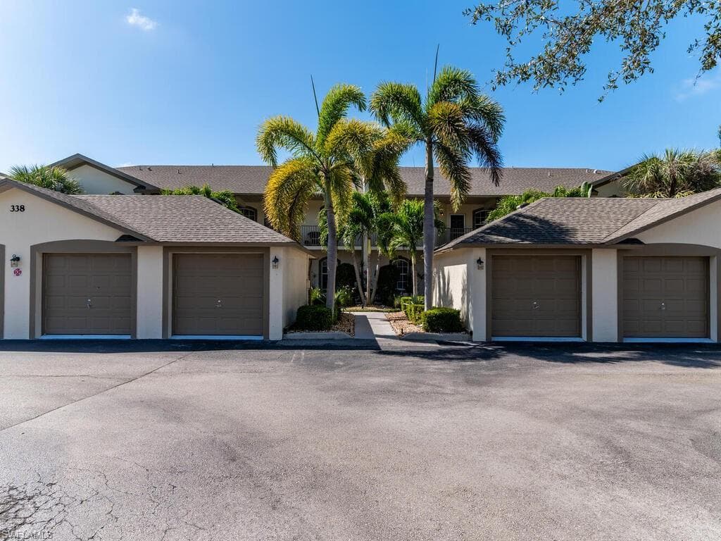 338 Newport Dr 1802, Naples, FL 34114-30