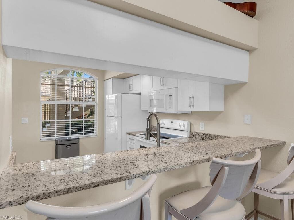 338 Newport Dr 1802, Naples, FL 34114-8