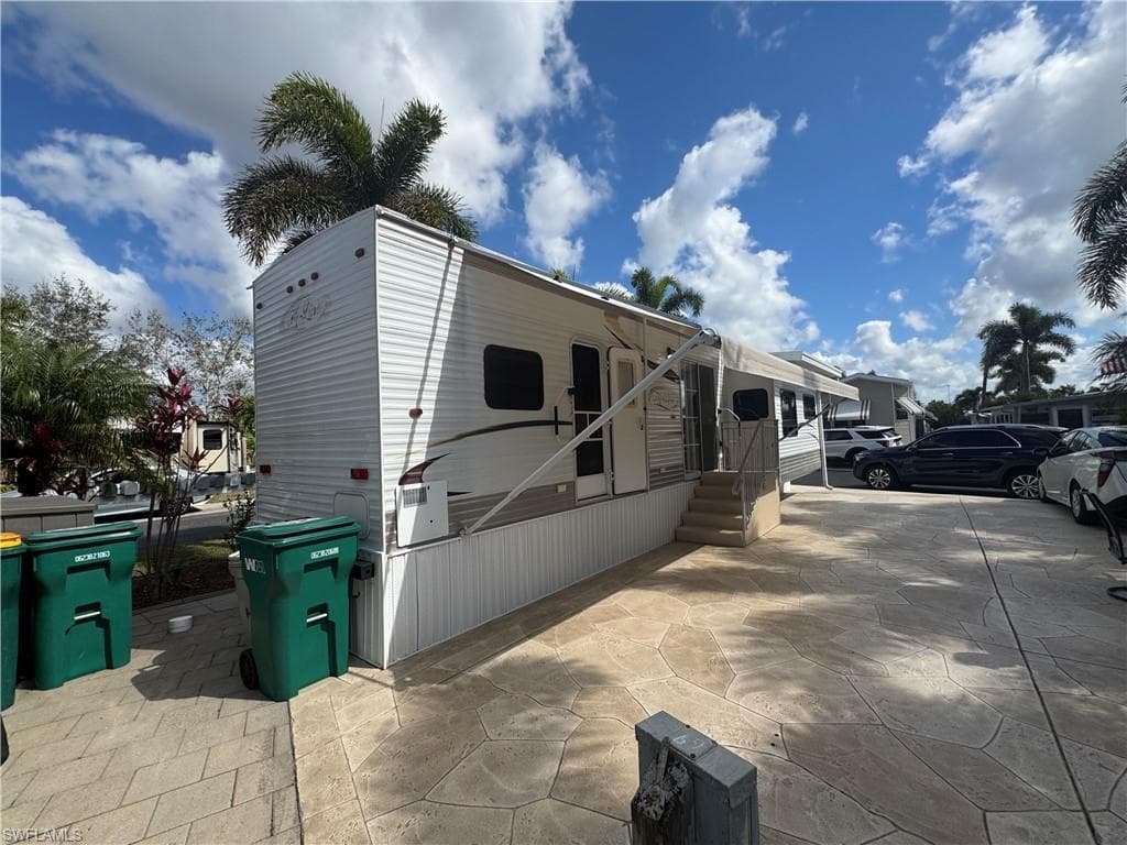69 Kumquat Ln 192, Naples, FL 34114-18