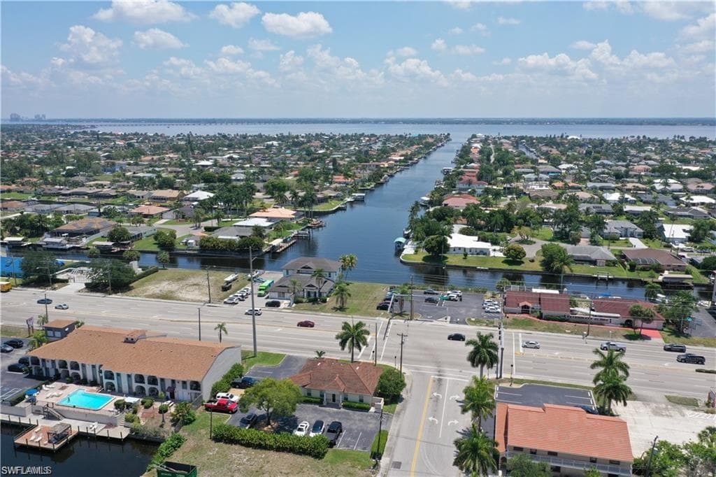1523 36th Ter, Cape Coral, FL 33904-11