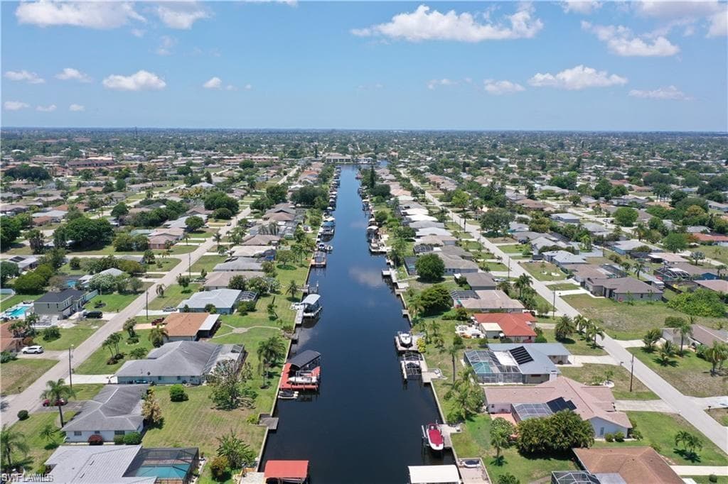 1523 36th Ter, Cape Coral, FL 33904-6